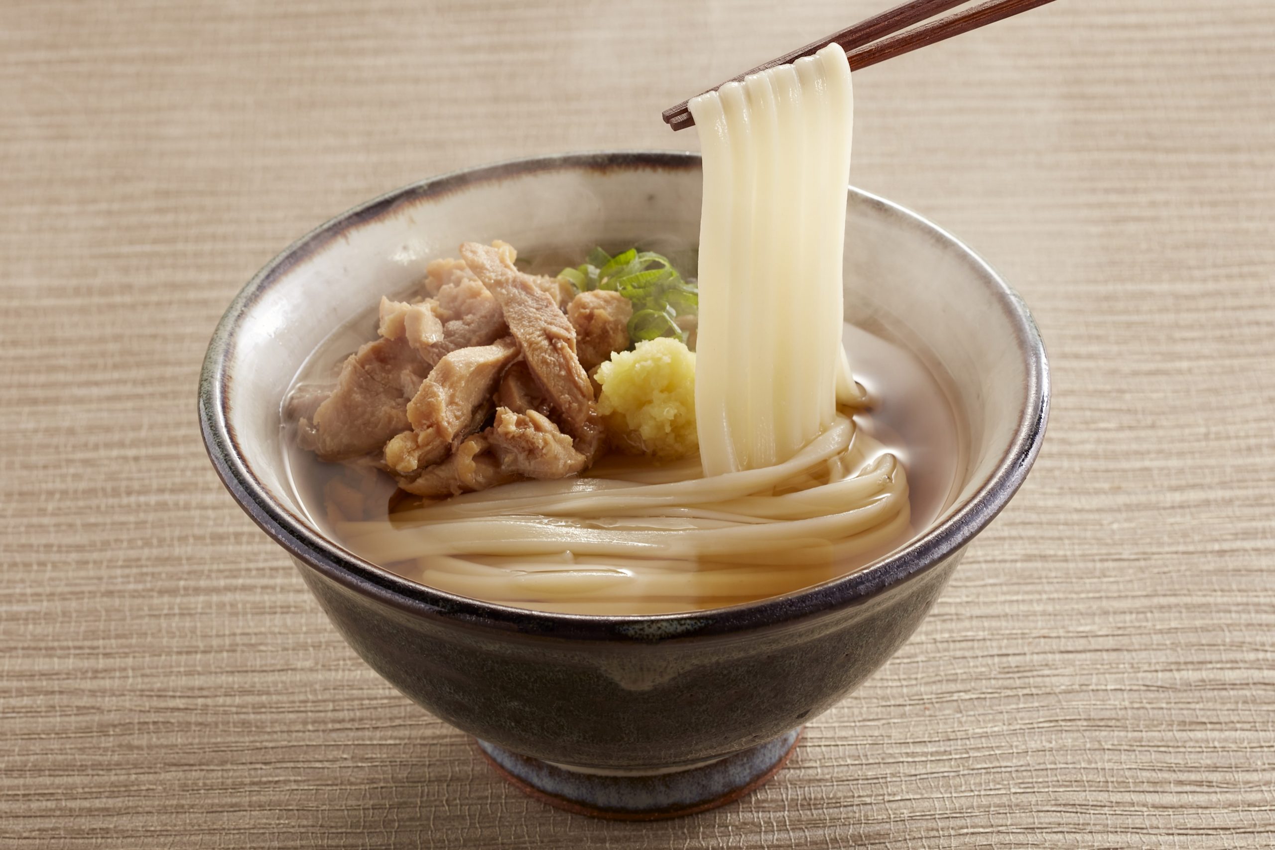 かしわうどん | 半田そうめんのアレンジレシピ|【公式】オカベの麺