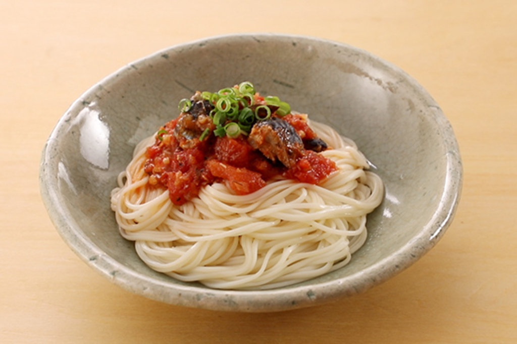 サバ缶とトマトの冷やしそうめん