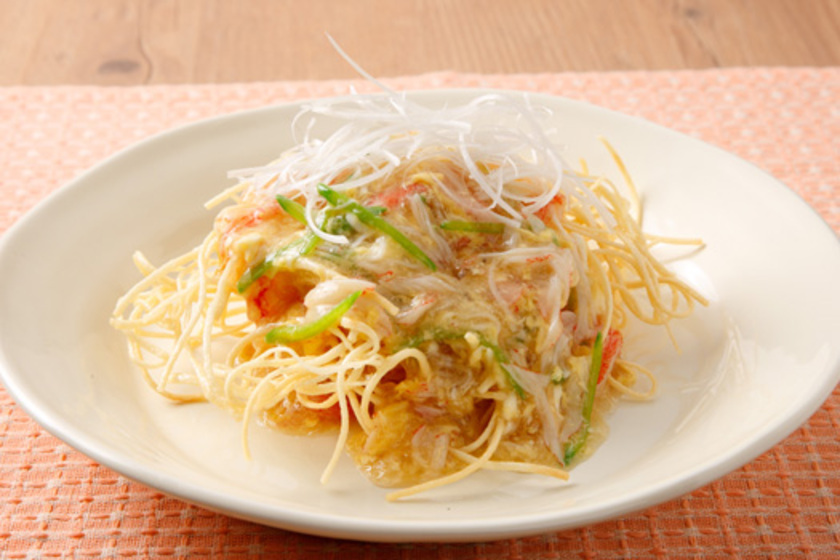 半田そうめんのパリパリ揚げ かに玉あんかけ