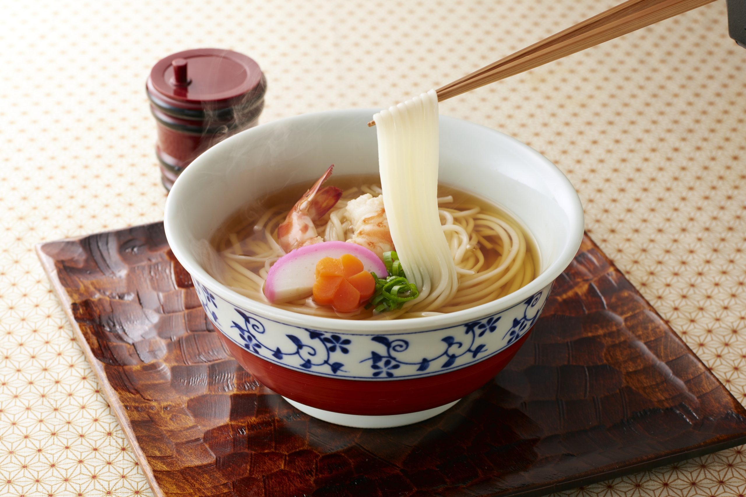 和風だしでいただくそうめん