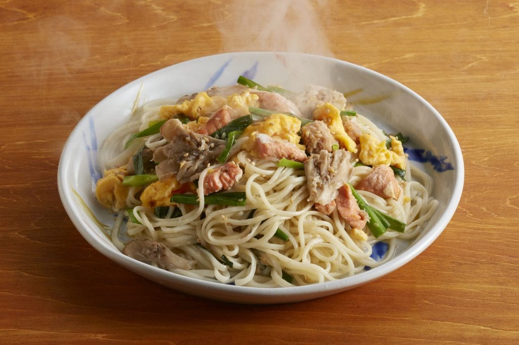 鮭ときのこの炒麺